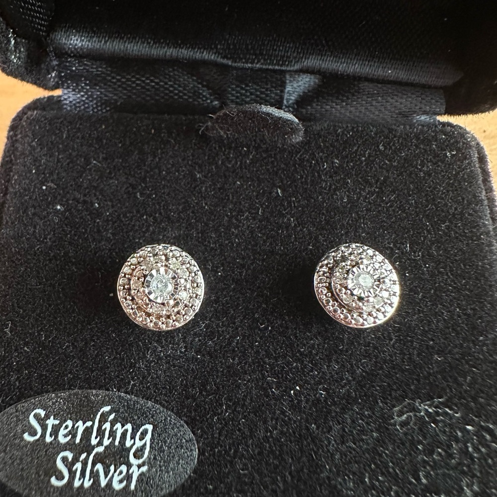 Round halo earrings
